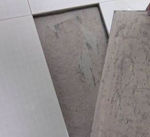 牟定瓷砖空鼓维修公司分享瓷砖铺贴时如果打浆（即涂抹在瓷砖背面和基层上的砂浆或瓷砖胶）过少，会带来以下问题